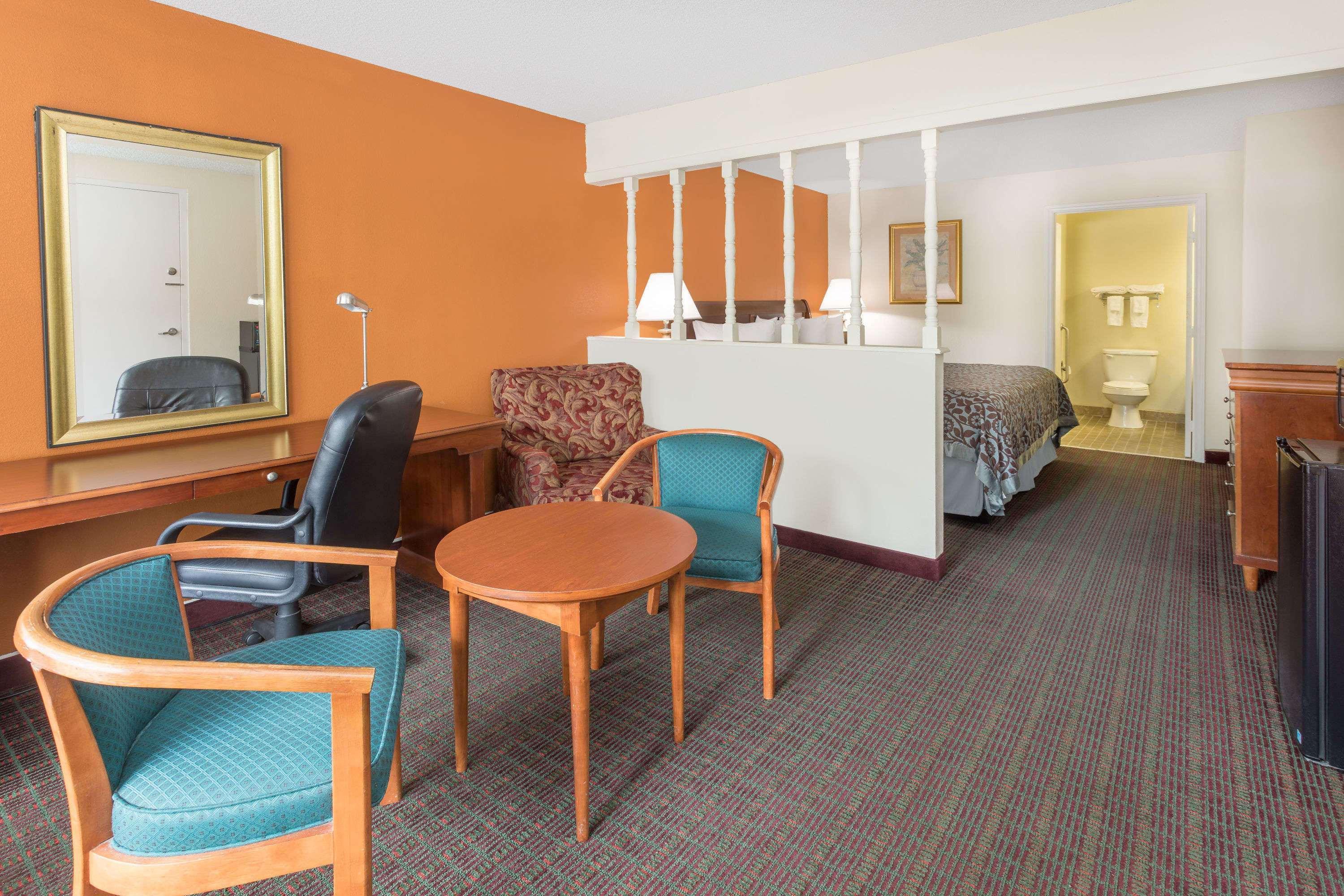 Days Inn By Wyndham Orangeburg South Extérieur photo