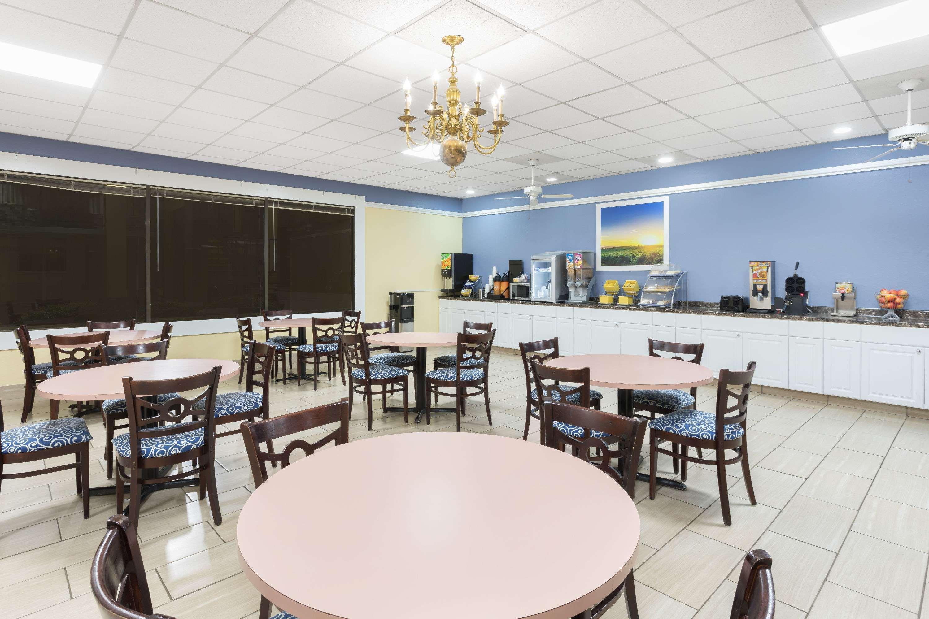 Days Inn By Wyndham Orangeburg South Extérieur photo